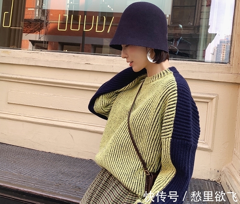毛衣|长款毛衣搭配半身裙，保暖又舒适，还很时髦！