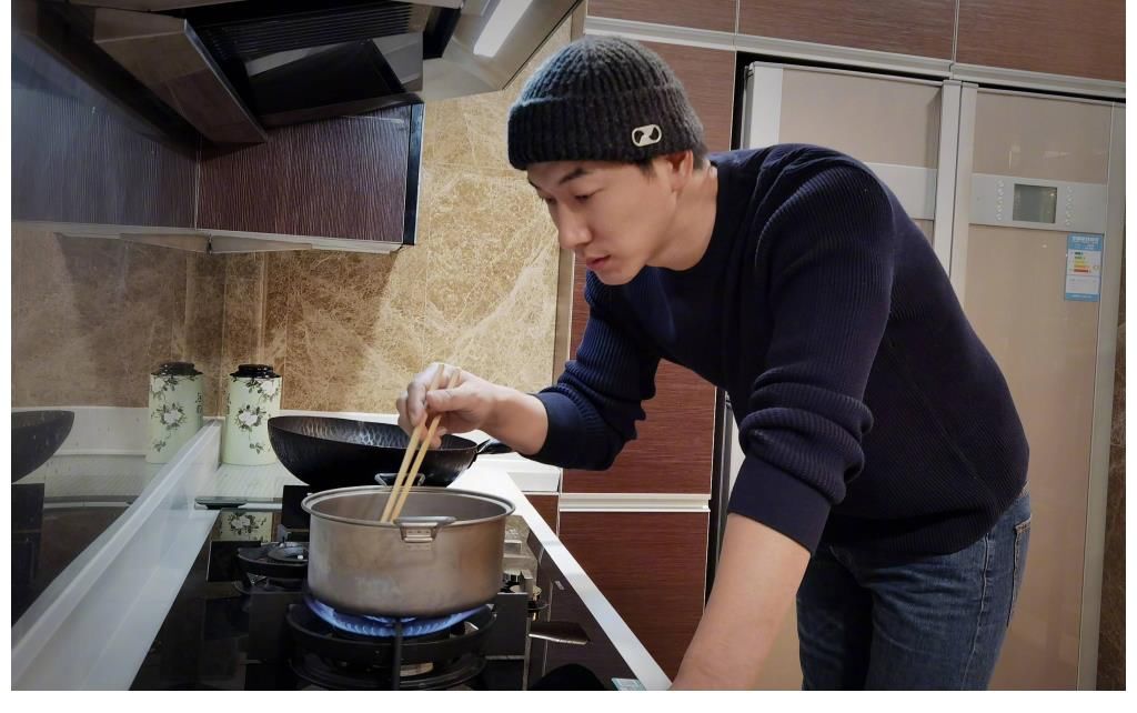 张亮红|凭借《爸爸去哪儿》走红,如今快要“失业”,张亮成家庭“煮夫”