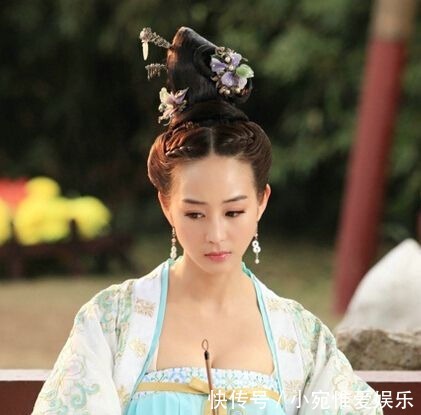 究竟|唐朝究竟有多开放？看她们的服饰与妆容，比现代流行的还要美