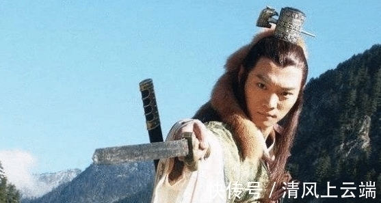 配角&金庸笔下最牛配角,两次削弱他武功仍是一流,连徒弟也是武林神话