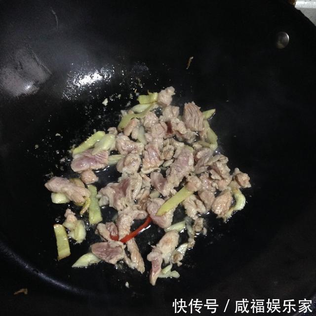 芹菜|10分钟快手家常菜之芹菜炒千张,小孩子爱吃您还能不会吗