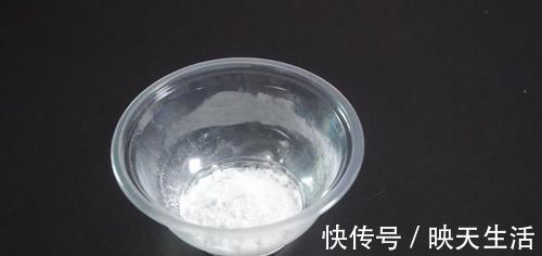 小苏打和白糖加在一起,作用太棒了,解决了很多家庭的烦恼,很实用
