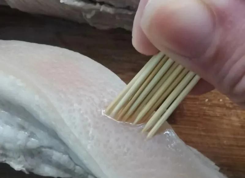 过年在家做饭 脆皮五花肉太香了