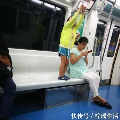 孩子|熊孩子公园扯坏获奖风筝,大爷哭腔哀求,熊家长却炫耀孩子蹦得高