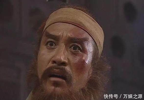 他在水浒中扮演赤发鬼刘唐,而另外一个身份是巩俐经纪人