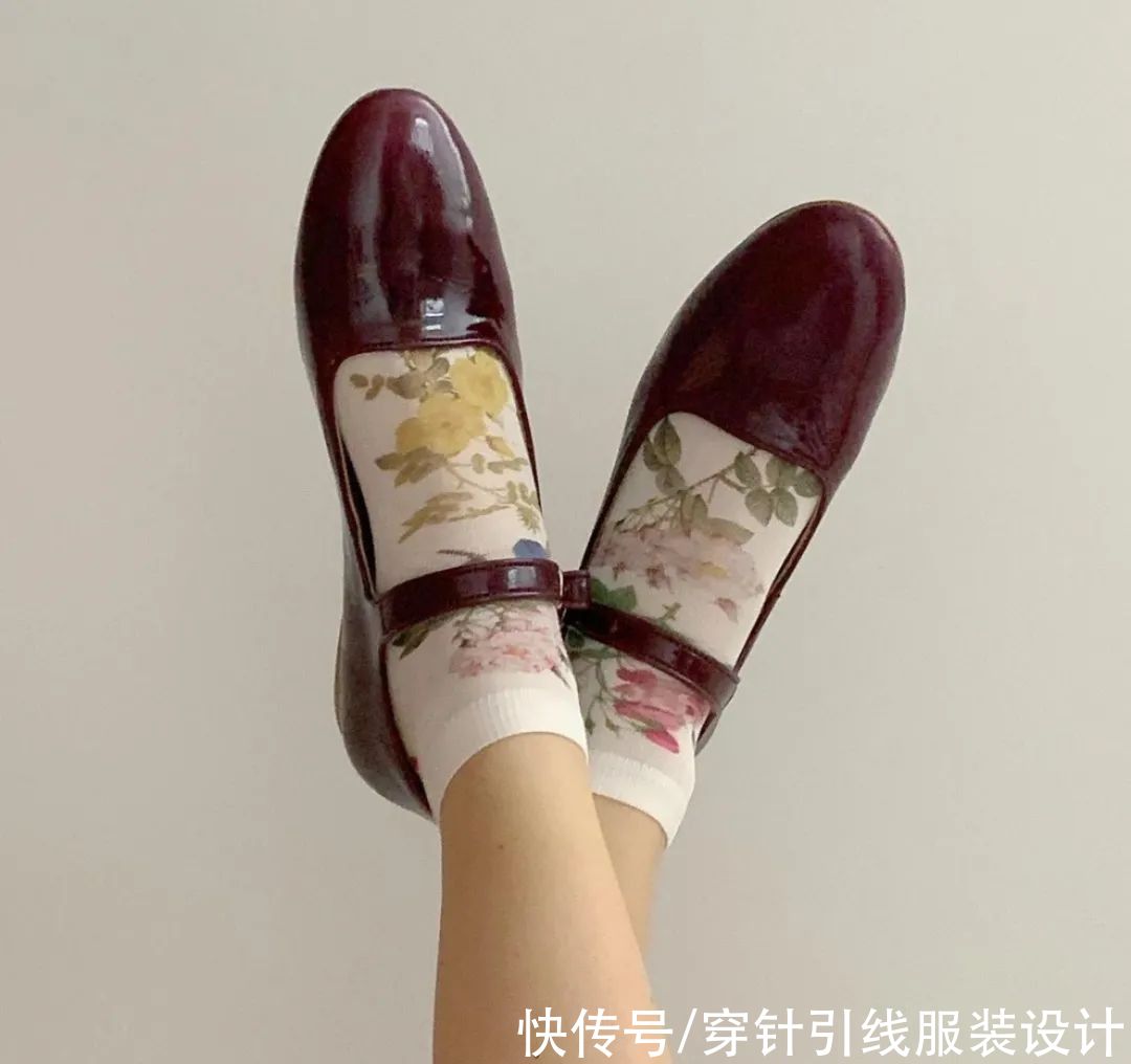 别忽略袜子这个小细节,它能让你时髦翻倍