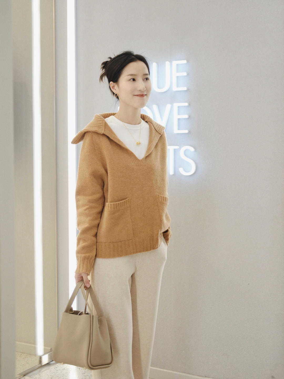 半身裙|秋天怎么能少了大地色呢?减龄又成熟,可以搭配很多色彩