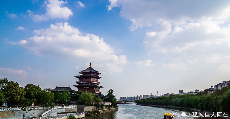 辛弃疾在秋天看着落叶,写下了一首哀婉的词,既有柔情也有爱国情!