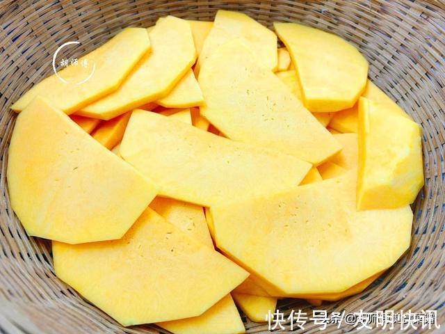 大南瓜|做南瓜饼时,只加糯米粉可不行!多加这2味,饼更香更甜更软更糯