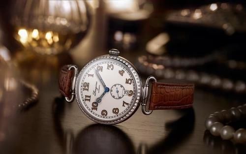 结婚是一生最幸福的过程，结婚周年礼物也是一件值得期待的