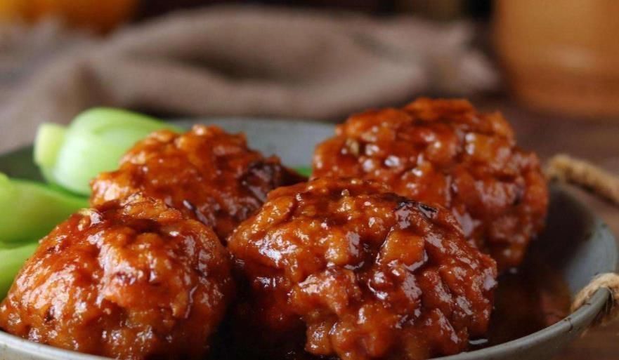 莲藕|做猪肉丸子时，多加点它，肉丸子吃起来不腻不柴，鲜甜可口