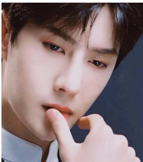 村秀|王一博:一直以来,植村秀的AD简直可以称为是王一博魅惑大集合