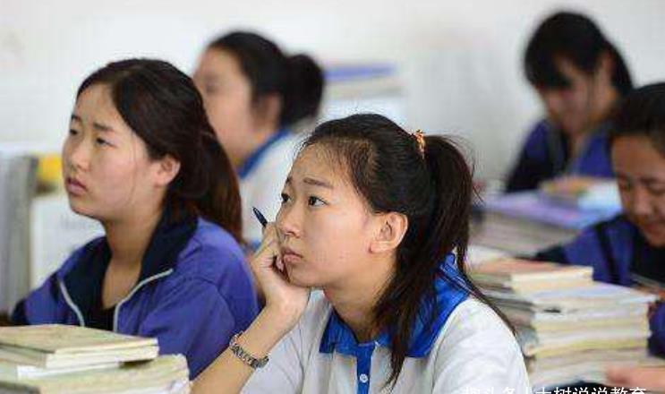 母亲|妈妈为女儿“补课”花掉30万,成绩690成为全校第一,却被人嘲笑