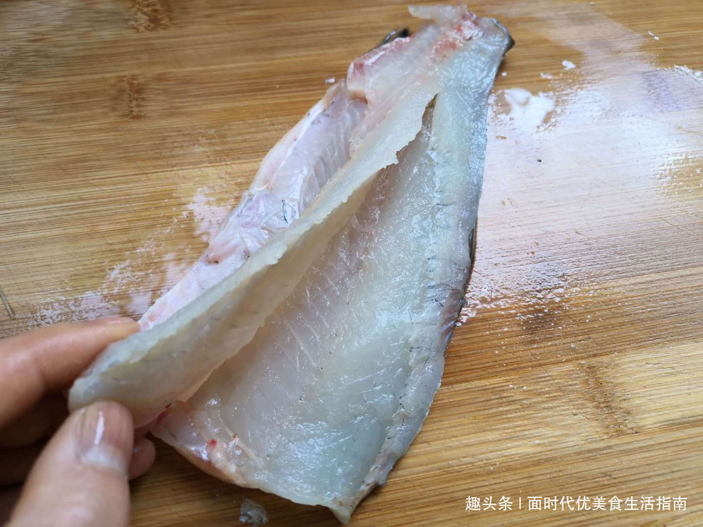 正宗剁椒鱼片的做法，三个要点要记牢，鱼肉鲜美一点没有土腥味