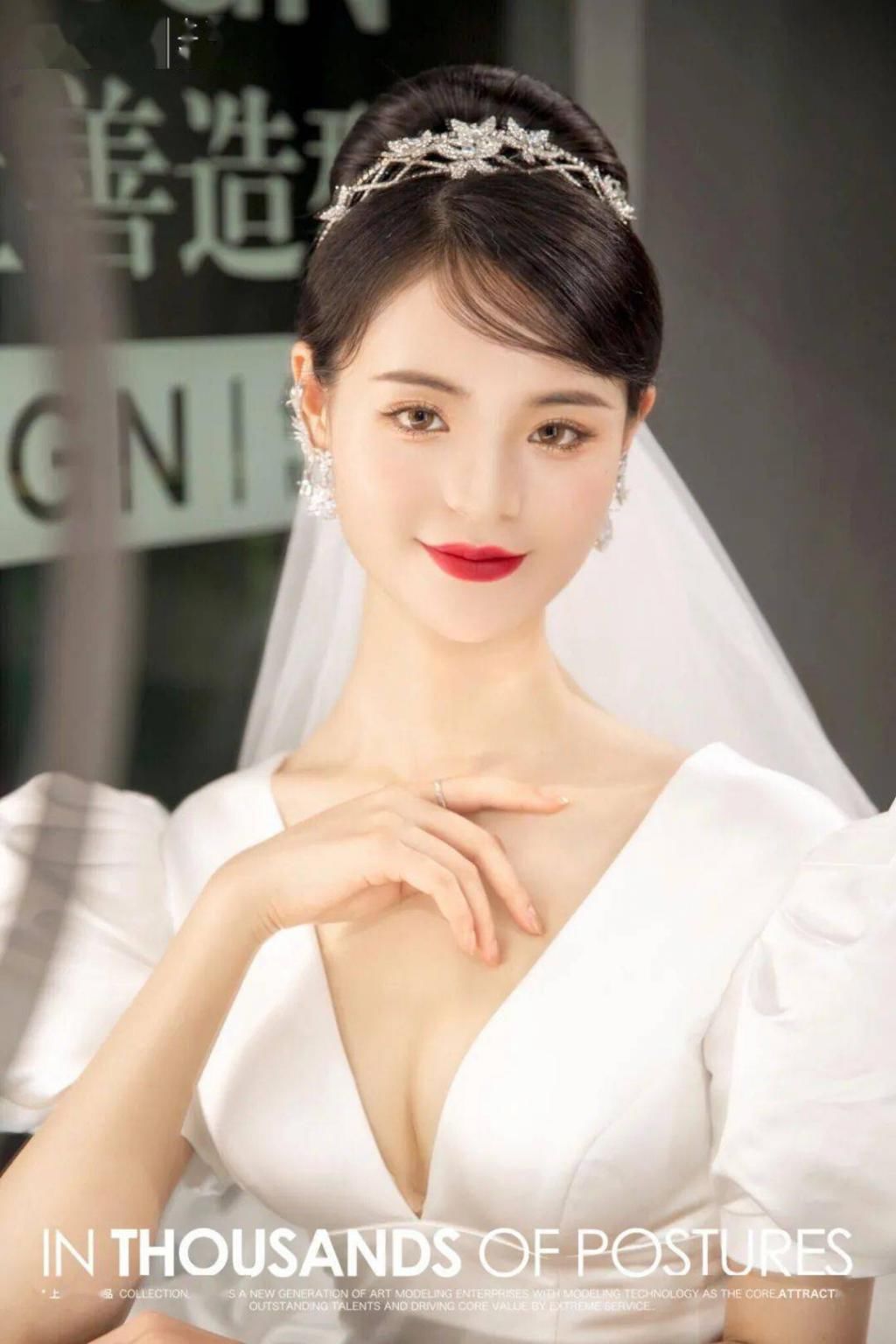 最新简约新娘造型白纱+中式，闪闪的仙女梦~