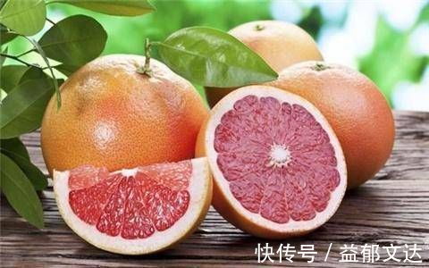 水果|减肥女生可多吃10种水果，热量低还'刮油'，体重“哗哗”往下降