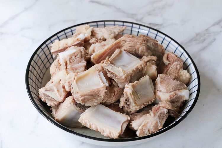 家庭版糖醋排骨，基本没难度，软烂可口吃不腻