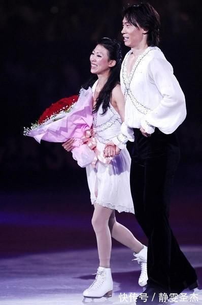 世界冠军|花滑女神与搭档日久生情，配合20多年两夺世界冠军，37岁修成正果