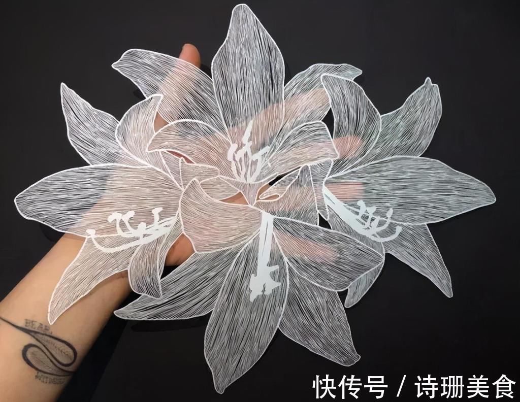 花儿$她就靠一张白纸,弄得如此漂亮,火遍了全世界