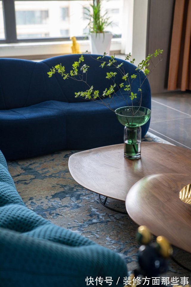 卡通|200㎡的海景大平层,同一空间中,兼具沉稳大气、时尚跳跃