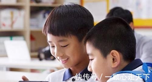 外面的世界|儿子因沉迷游戏,被爸爸游戏中追杀,儿子大哭我再也不玩了