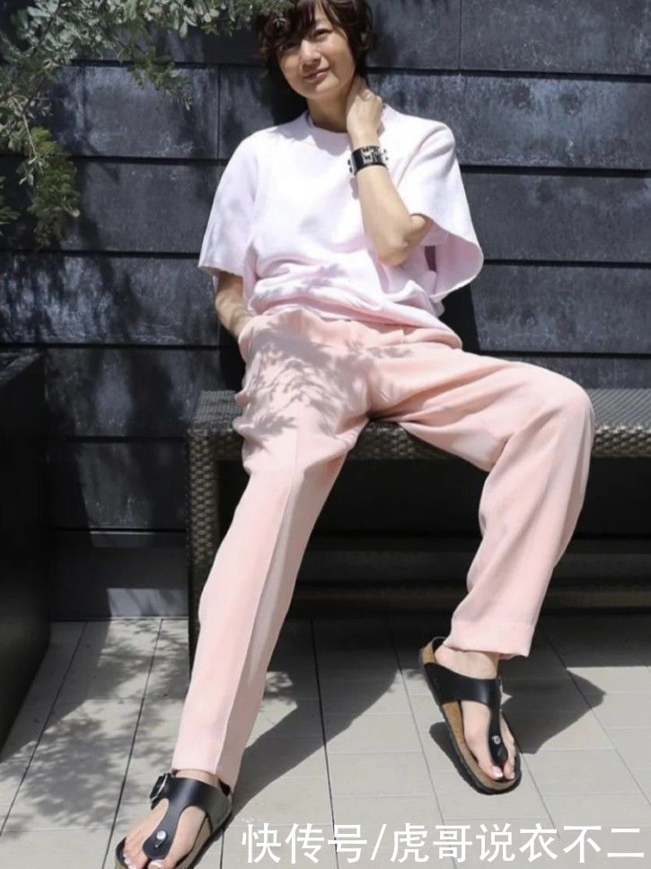 大龄主妇|女人年过50穿衣忌大红大绿，学日本大龄主妇这么搭，不老气不扮嫩