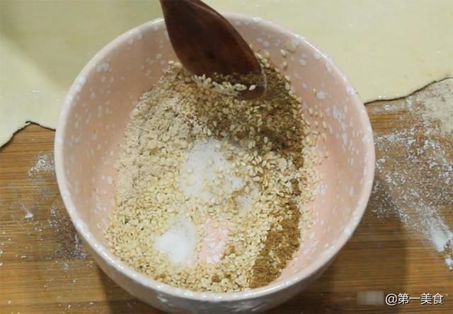 面粉|家常手抓饼，掌握这两个秘诀，柔软劲道，放凉也不硬，简单易学