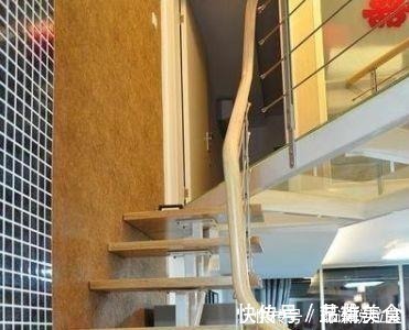 米黄色|老公硬要在家里做个“玻璃栈道”,朋友来参观都大呼不敢走!