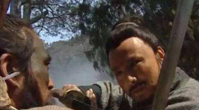  权有势|高衙内调戏娘子，林冲握紧拳头，血脉喷张，始终下不去手