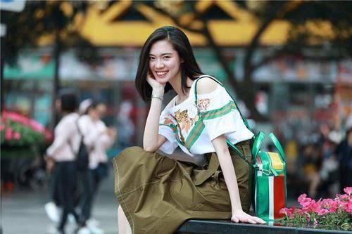 穿衣|黄黑皮女孩穿衣颜色指南:三大禁区不要踩,可穿的不止黑白灰