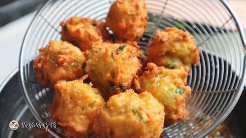 炸萝卜丸子时，多加这2样东西，丸子外酥里嫩不发硬，越嚼越香