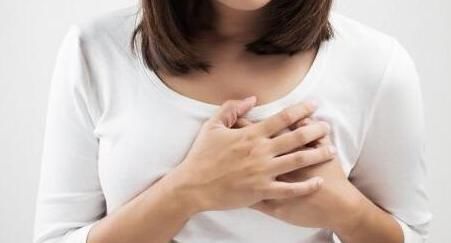 女性朋友|女性胸部长满“沙子”,查出乳腺癌,日常少做1事,可保健康