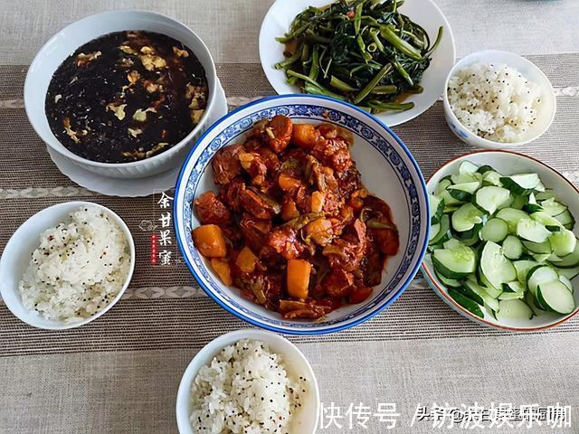 午餐|晒我家午餐,天气再热不将就,汤品菜肴丰富味美,七天不重样