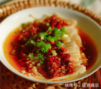 冬季给孩子做这道菜,比大鱼大肉还要香,孩子吃完聪明长高个