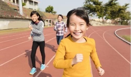 性早熟|孩子身体提前发育,“早熟”会直接影响成长速度,家长别掉以轻心