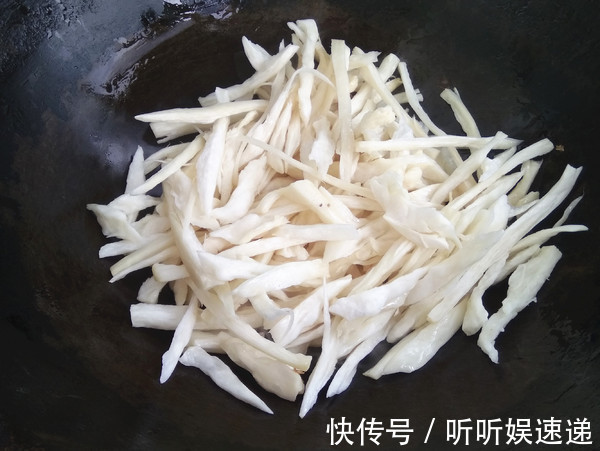 这道菜|白菜萝卜靠边站，它才是“菜王”，2块钱1斤，常吃清垃圾抗衰老