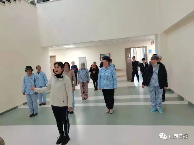 乳腺癌|从癌症患者到公益达人，山西财大老师创编康复操在医院推广两年多