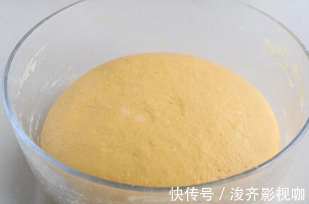 早餐别总吃油条,试试更好吃的南瓜甜甜圈,非油炸更健康