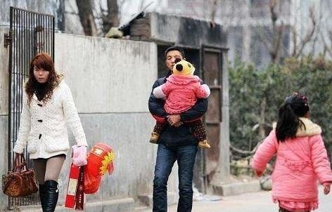 |沙雕动画,搞笑:为得到针管,我假装生病,差点被老爹吓死