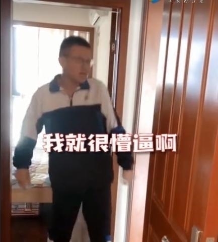 死亡凝视|42岁妈妈告诉18岁儿子,已经“怀二胎”,看到儿子的反应后心酸!