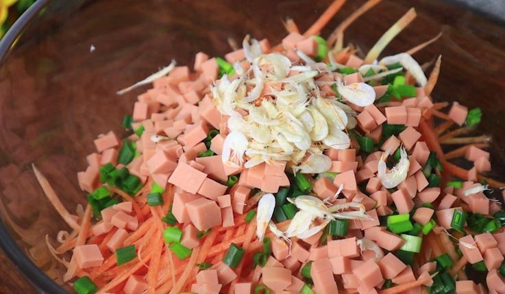 孩子的早餐要好吃,还要营养,这样做5分钟搞定,常吃还对视力好