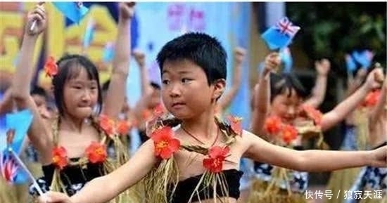 |内涵段子:笑喷了,现在的老师都不阻止了吗?