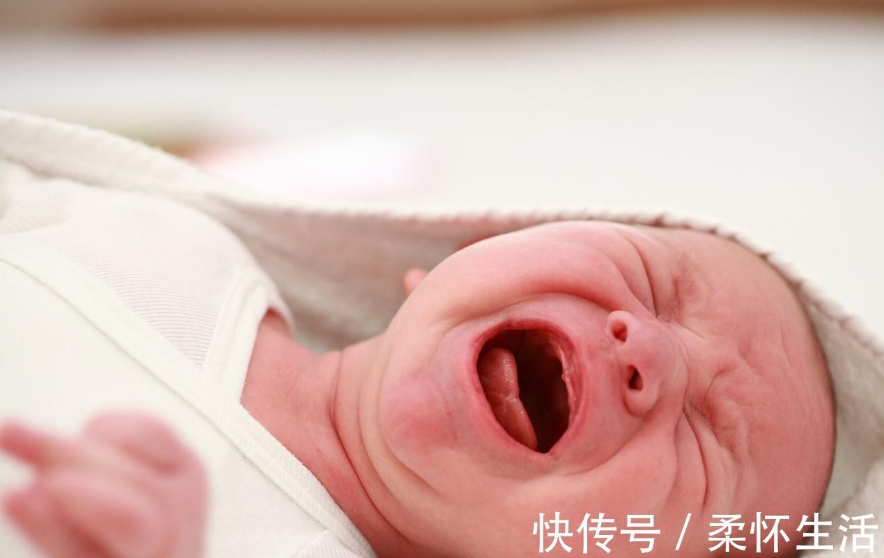 撒娇|宝宝“哭闹求抱”不是在撒娇,儿童行为学专家提醒:注意这一点