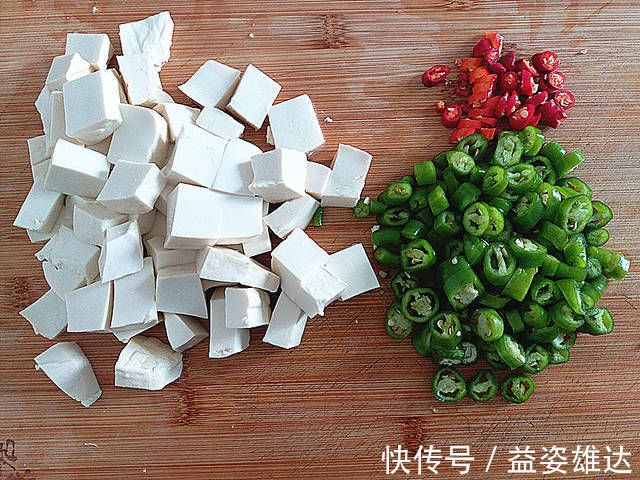 豆腐这样做真香,天天吃都不腻,做法简单又下饭,比麻婆豆腐香