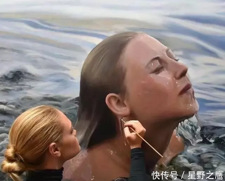 女性@画家画出巨幅女性出水图,一幅画占据整个墙面,形象逼真动人