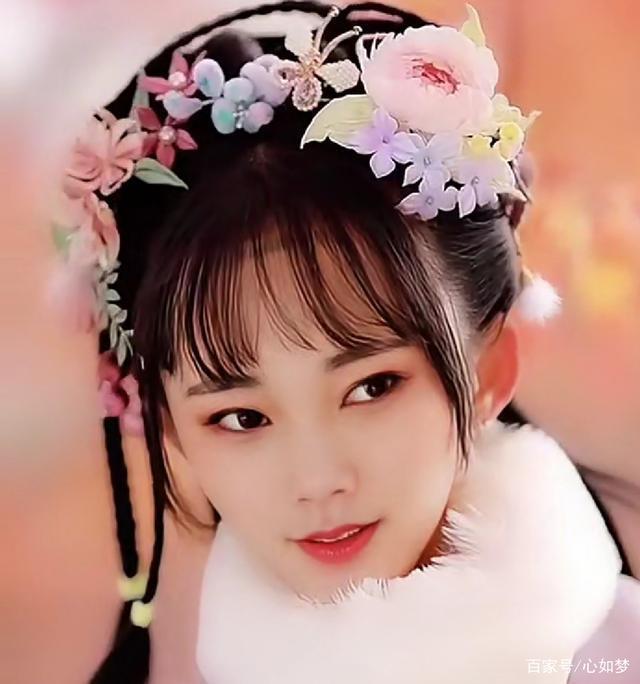 春江花月!因柔心绪南风至,春江花月不言离