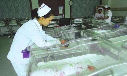 准妈妈|孕妈听老人建议孕晚期没去医院产检,怀孕11个月还没出生,剖腹产后成脑瘫