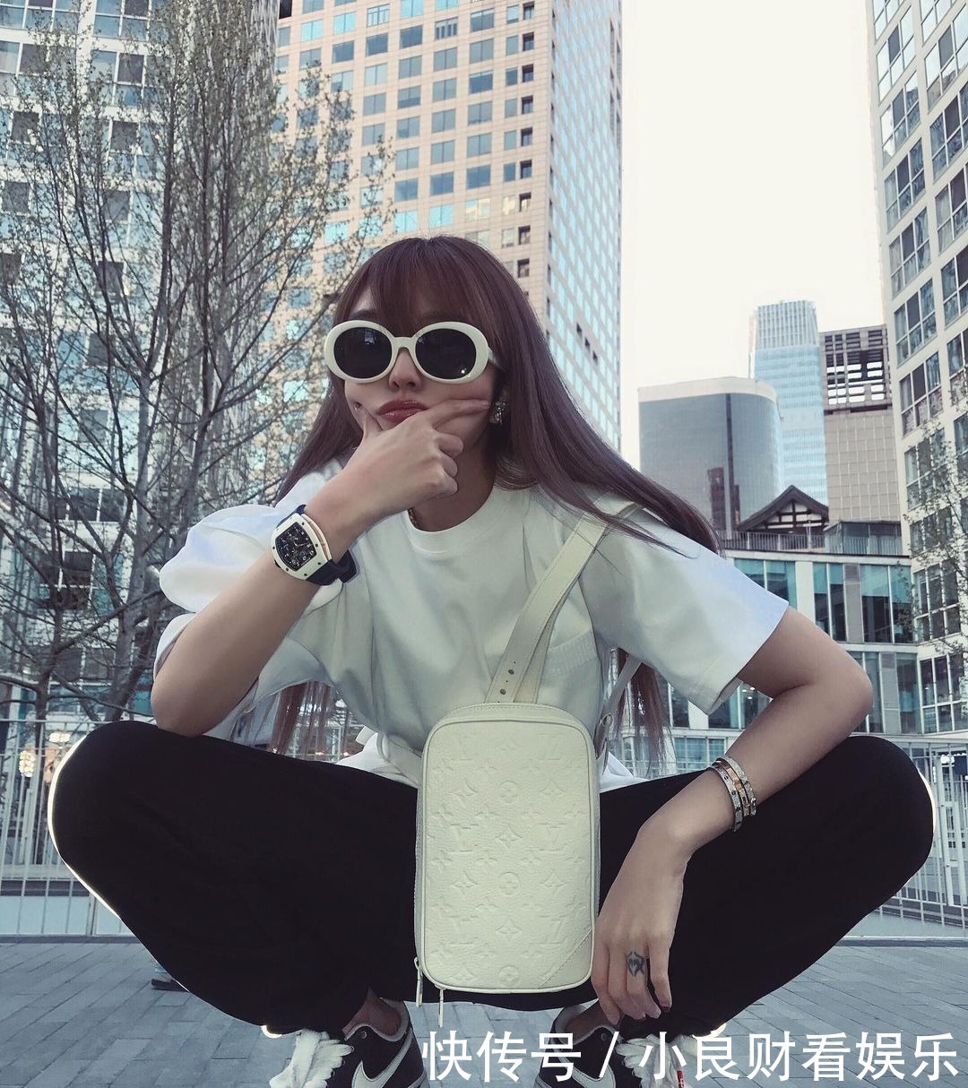 博物馆|倒钩竟是最便宜的一双!周扬青的“球鞋博物馆”