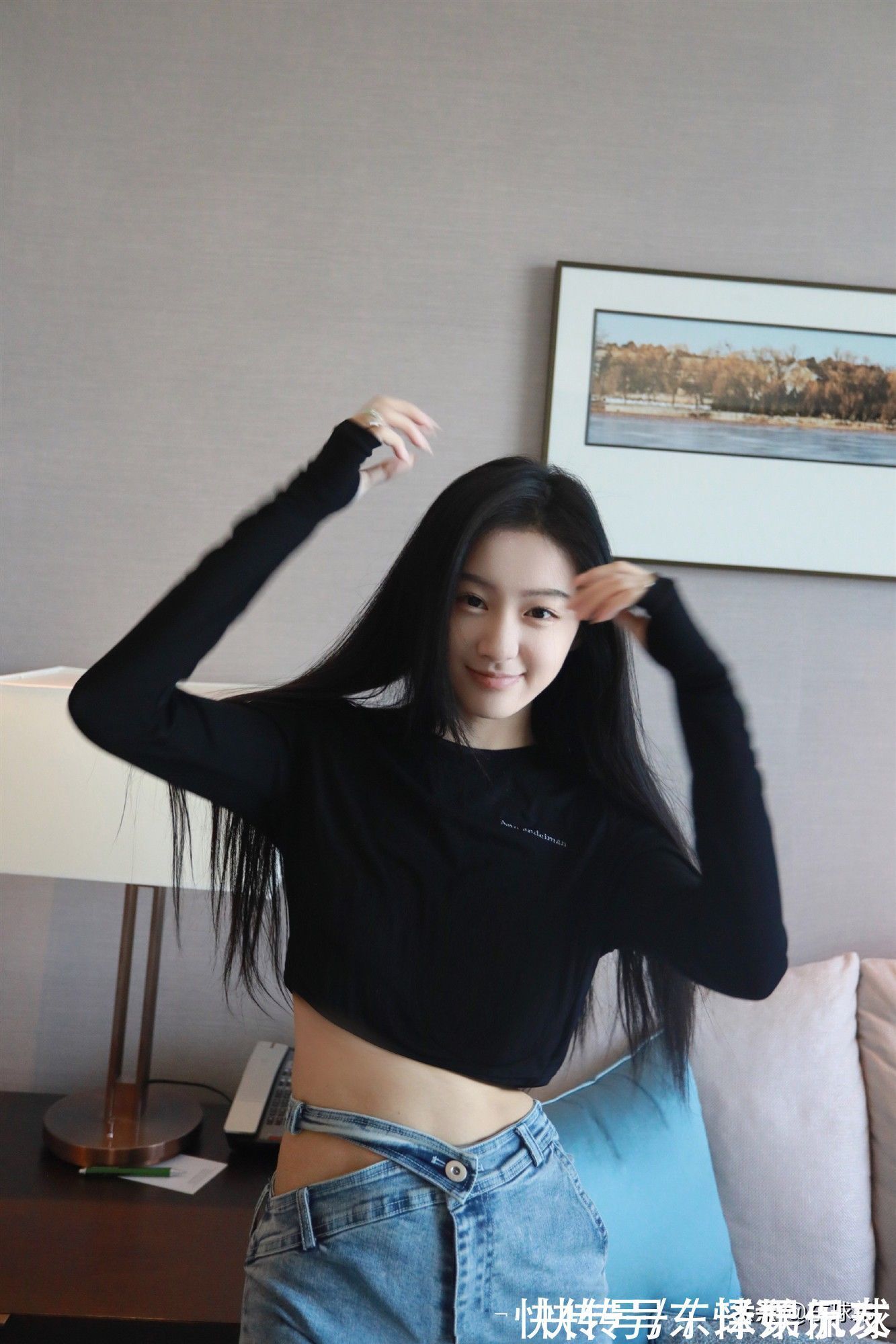 包上恩|主动问候,和郭艾伦场边互动的美女球迷是谁?大侄子桃花来了?