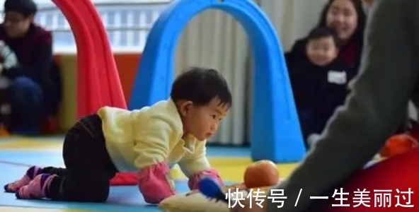 母亲|“不爬就走”与“先爬后走”的婴儿,长大差距明显,家长要了解